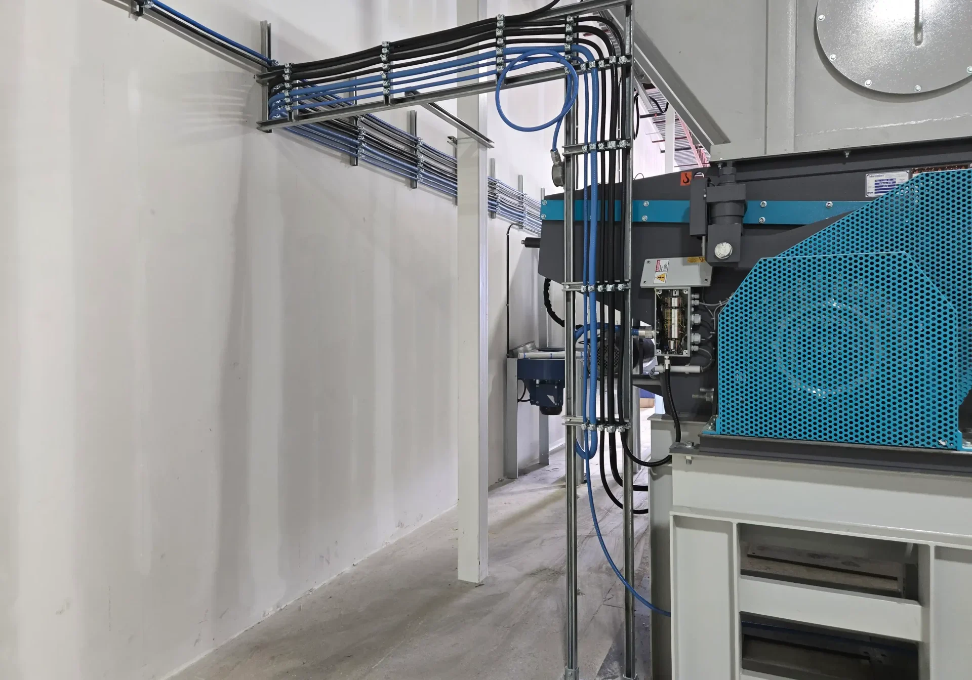 WINNIPEG COMMERCIAL AND INDUSTRIAL ELECTRICIANS Commercial and industrial electrical, controls, mechanical, plumbing, and HVAC services delivered across Winnipeg by experienced trades who stay accountable from planning through final inspection.